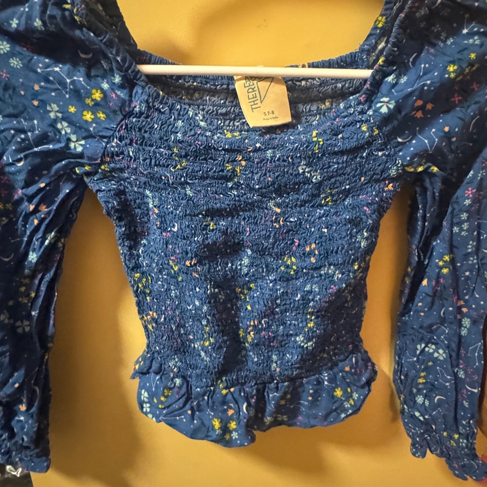 🌻 Tier Blue Floral Kids Smocked Stretcy Top